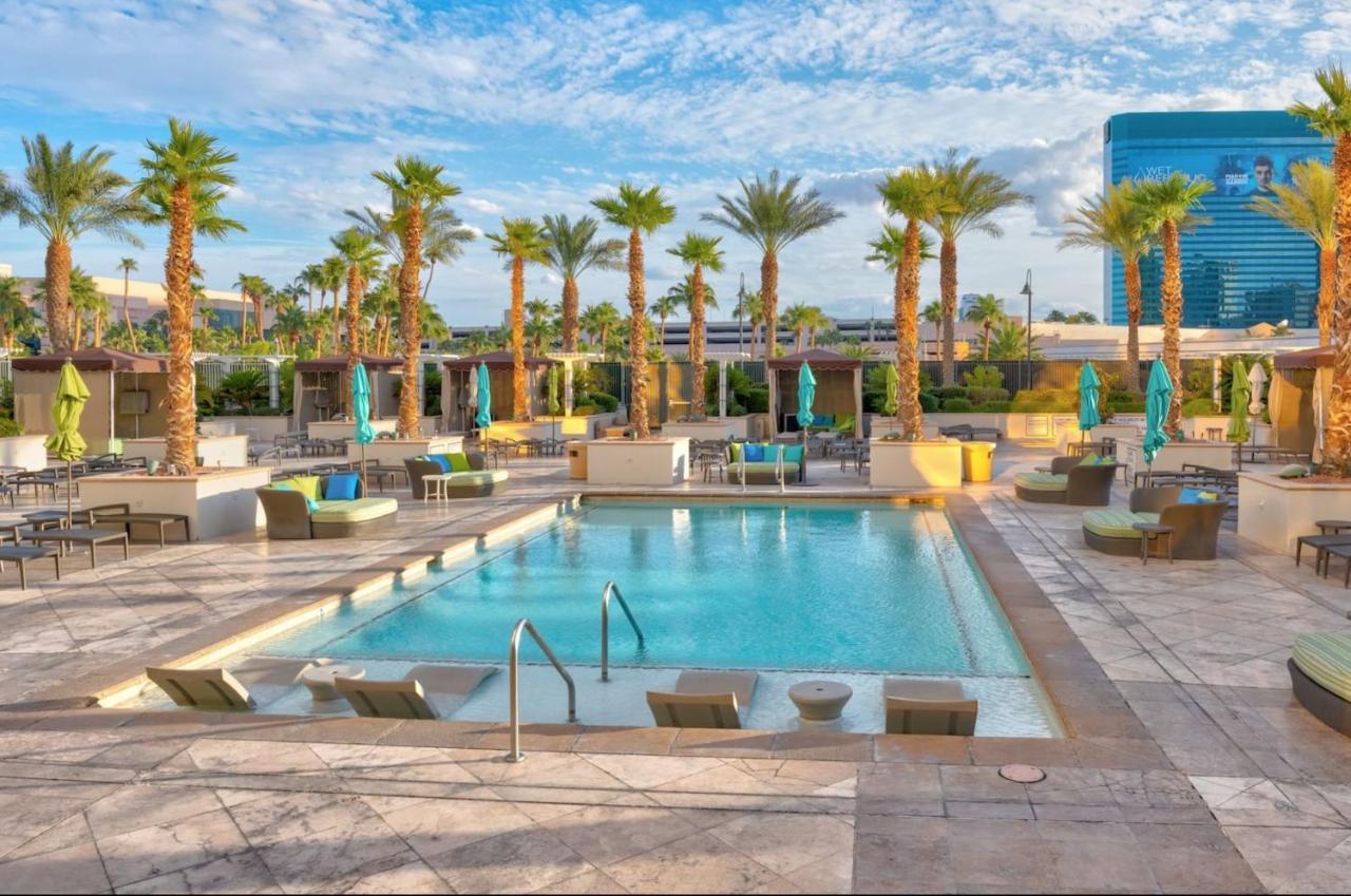 Balcony Full Strip View Suite Mgm Signature Free Valet Las Vegas Buitenkant foto