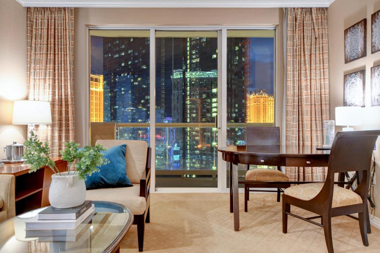 Balcony Full Strip View Suite Mgm Signature Free Valet Las Vegas Buitenkant foto