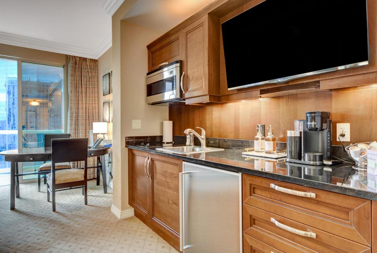 Balcony Full Strip View Suite Mgm Signature Free Valet Las Vegas Buitenkant foto