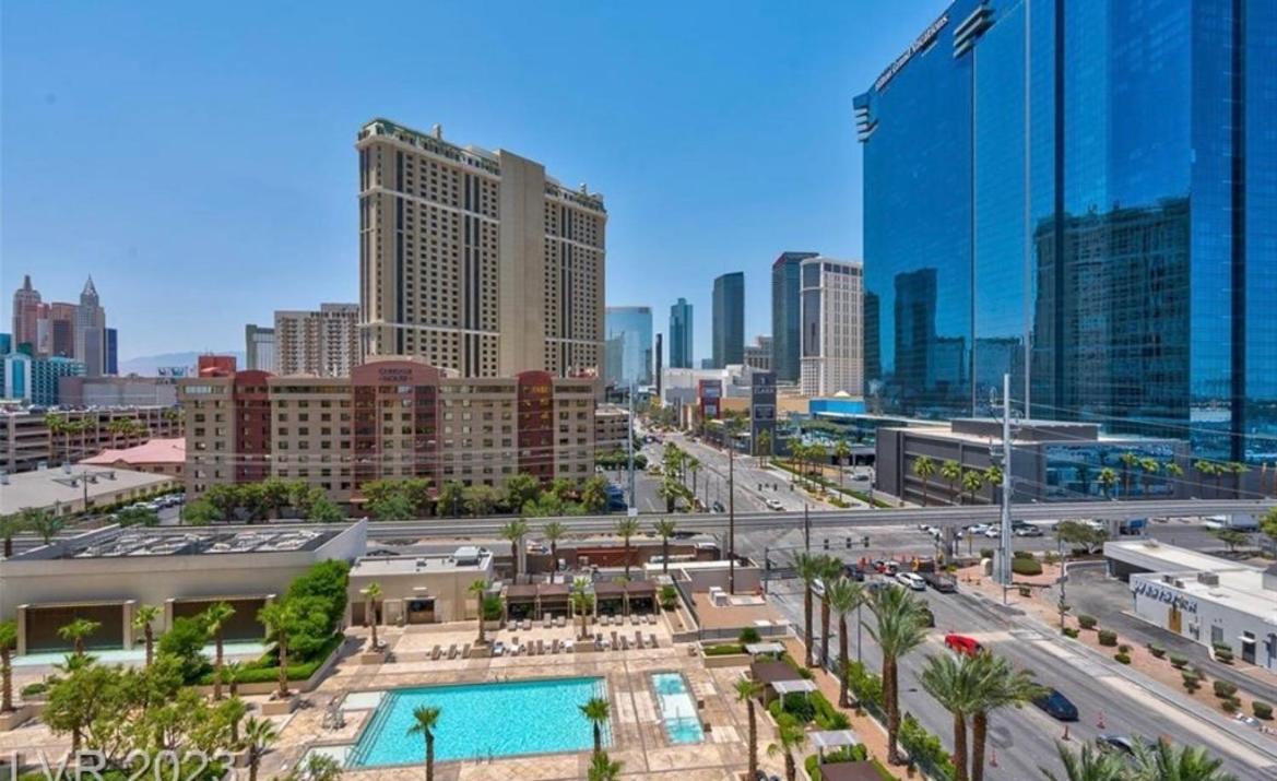 Balcony Full Strip View Suite Mgm Signature Free Valet Las Vegas Buitenkant foto
